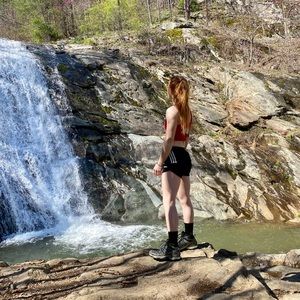 Meet your Posher, Mia